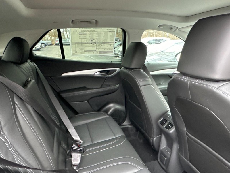 Buick Envision Vehicle Image 05