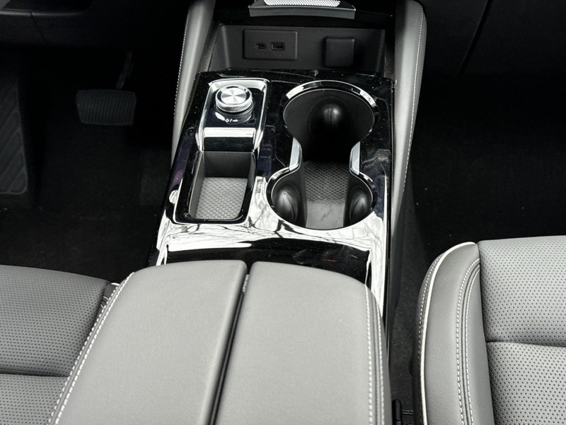 Buick Envision Vehicle Image 09