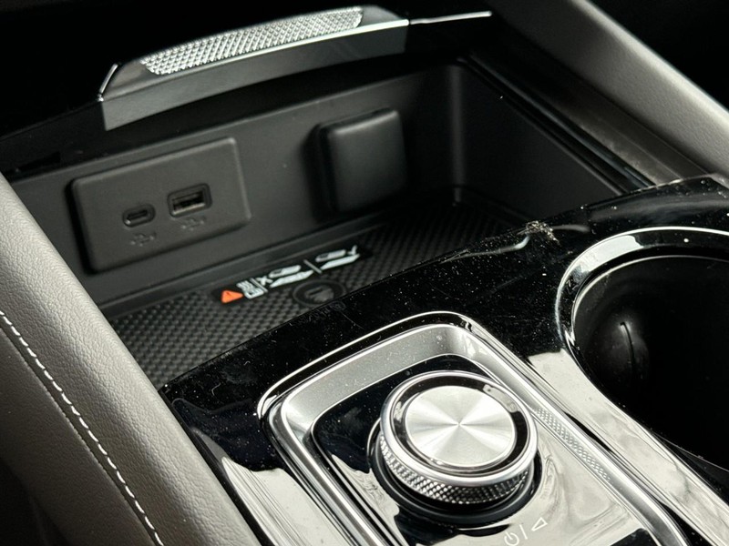 Buick Envision Vehicle Image 12