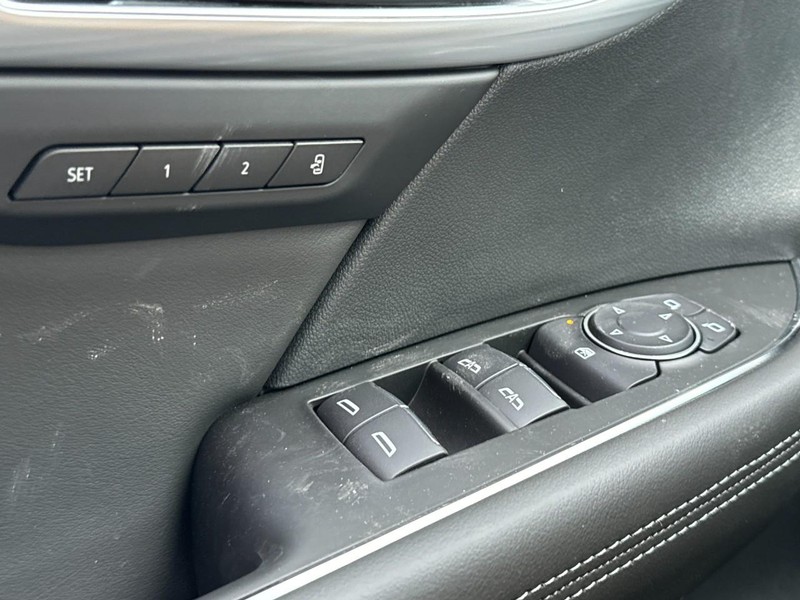 Buick Envision Vehicle Image 15