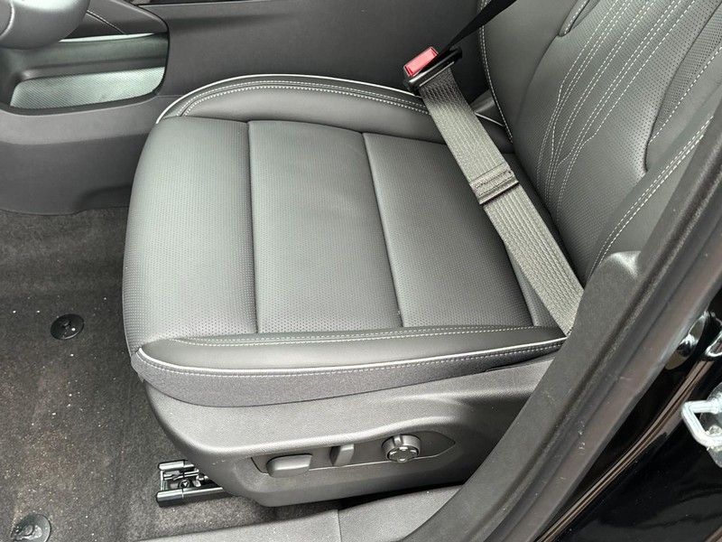 Buick Envision Vehicle Image 16