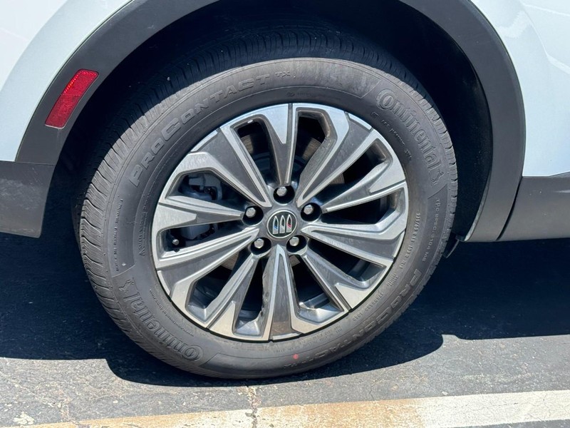 Buick Envision Vehicle Image 04