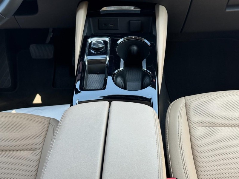 Buick Envision Vehicle Image 09