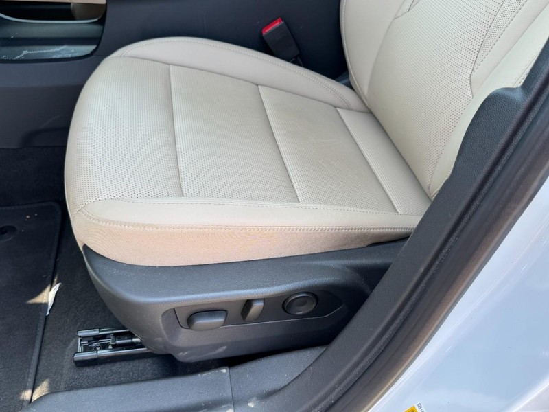 Buick Envision Vehicle Image 16