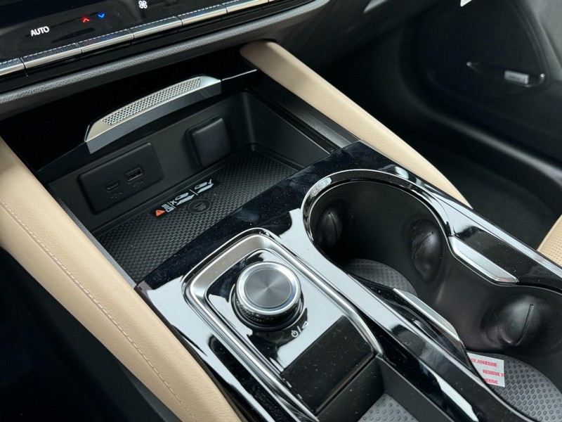Buick Envision Vehicle Image 13