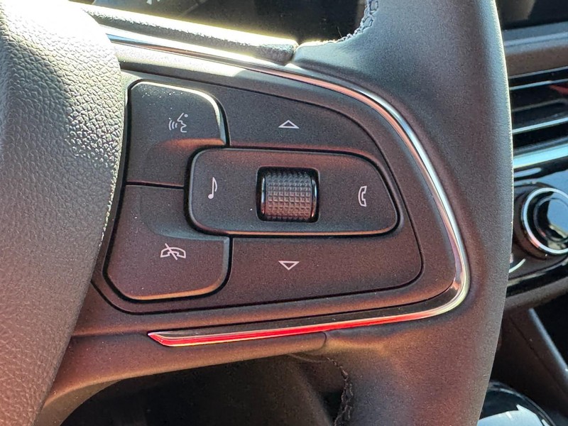 Buick Envista Vehicle Image 11