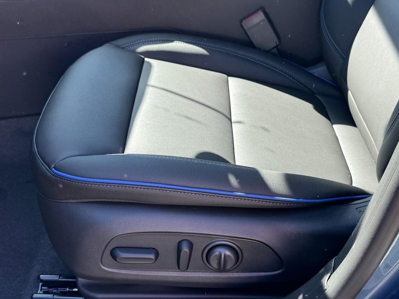 Buick Envista Vehicle Image 15