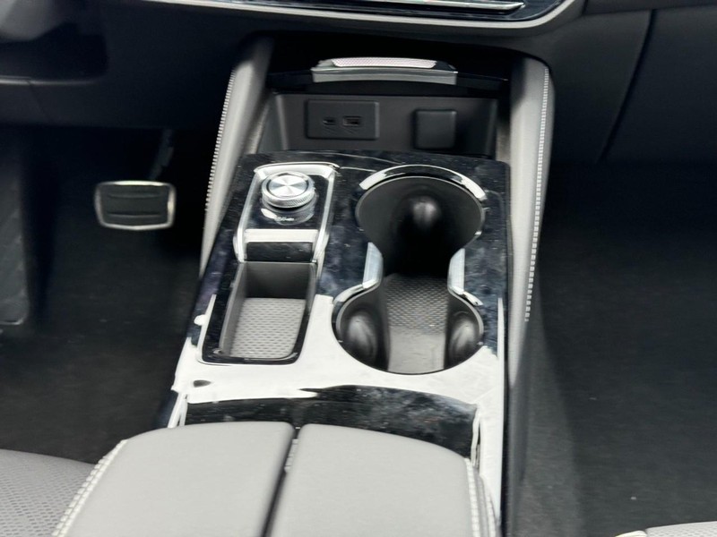 Buick Envision Vehicle Image 09