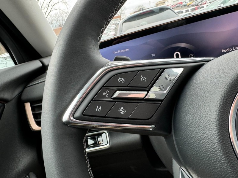 Buick Envision Vehicle Image 11
