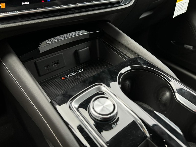 Buick Envision Vehicle Image 13