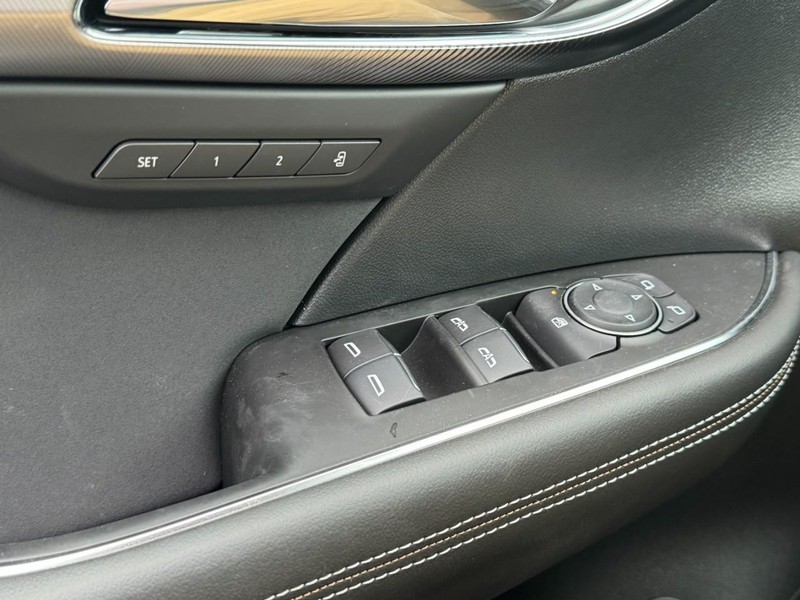 Buick Envision Vehicle Image 16