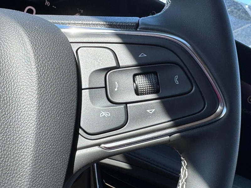Buick Encore GX Vehicle Image 11