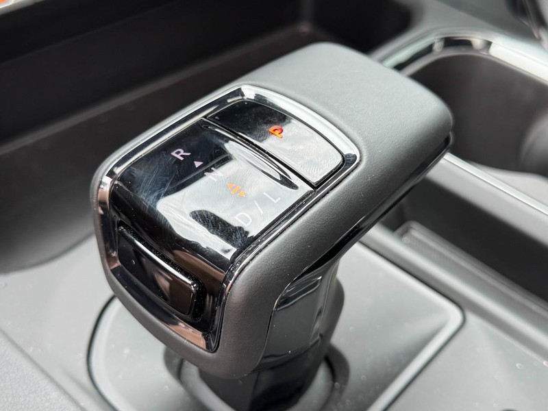 GMC Sierra 1500 Vehicle Image 14