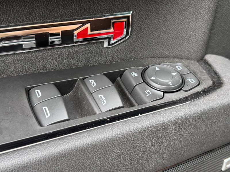 GMC Sierra 1500 Vehicle Image 17