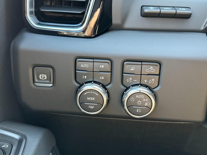 GMC Sierra 1500 Vehicle Image 12