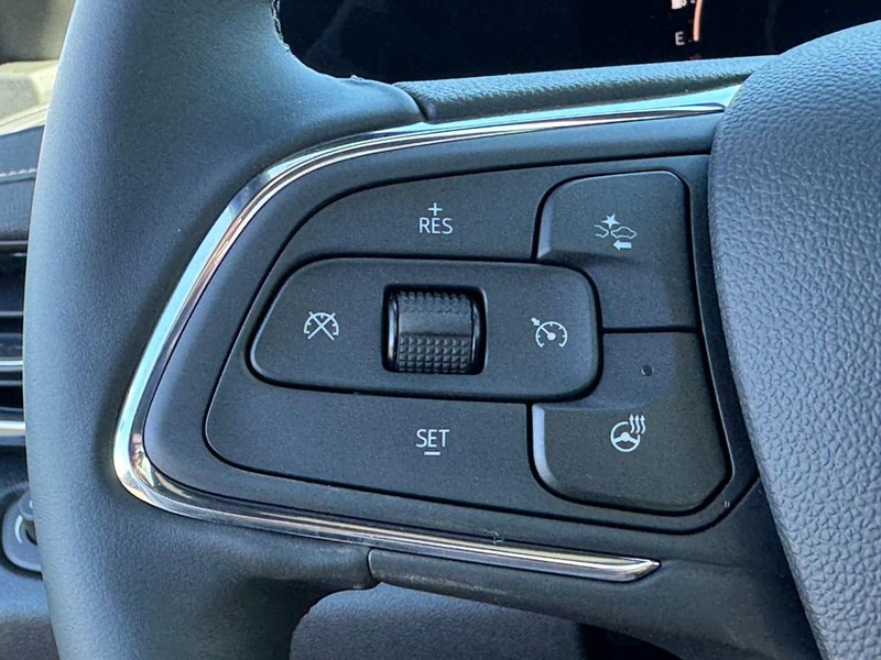 Buick Envista Vehicle Image 10