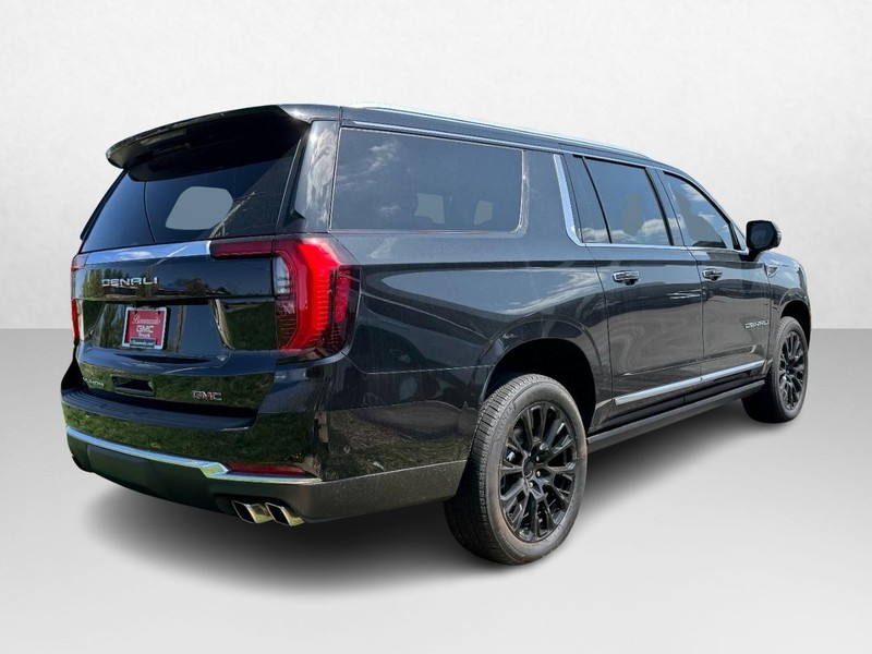 GMC Yukon XL Vehicle Image 03