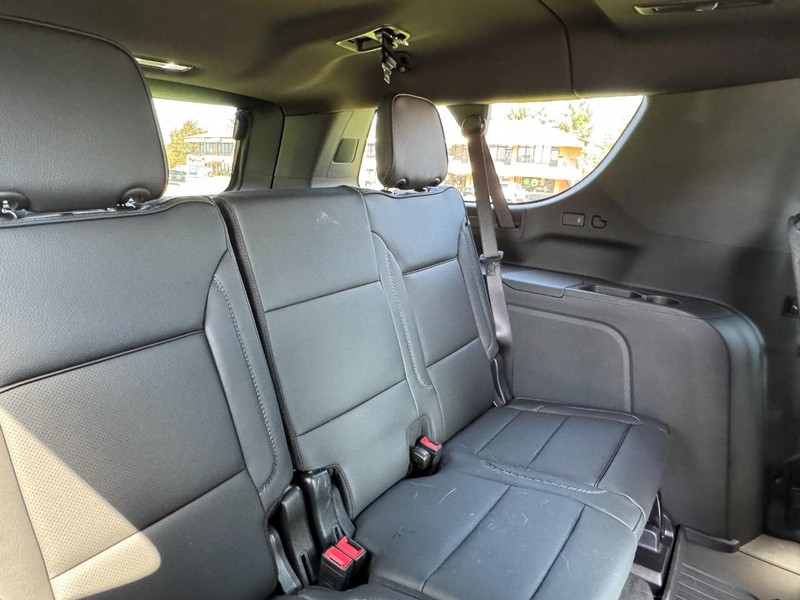 GMC Yukon XL Vehicle Image 06