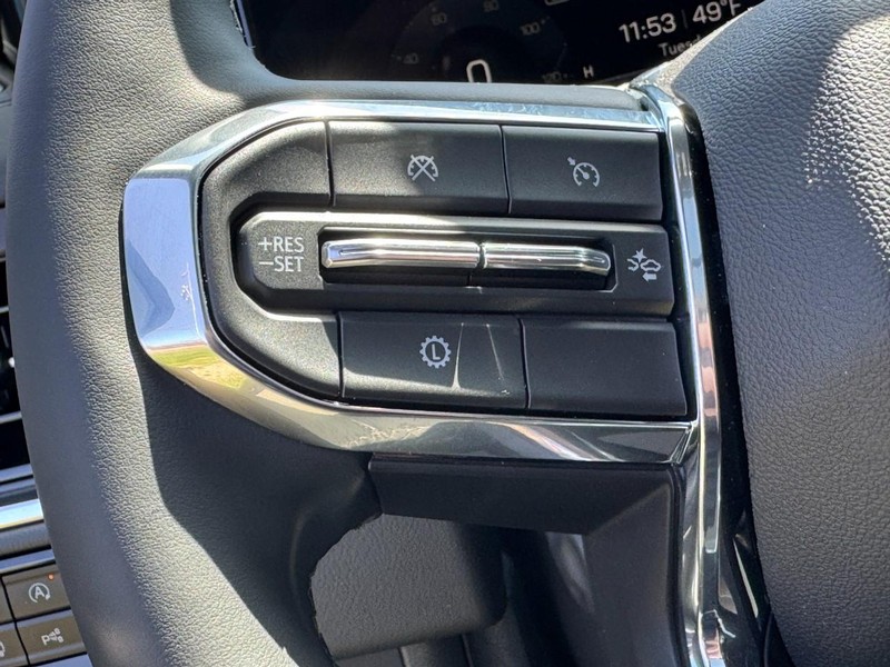 GMC Yukon XL Vehicle Image 13