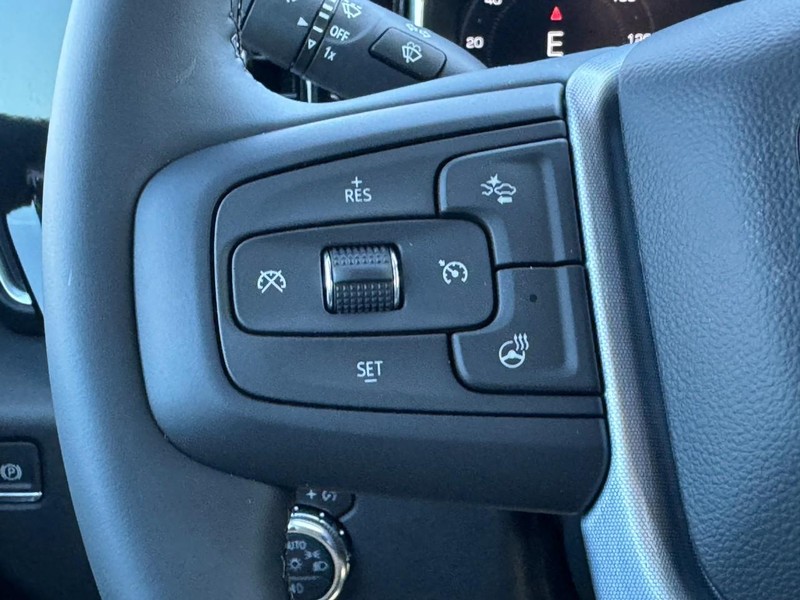 GMC Sierra 1500 Vehicle Image 11