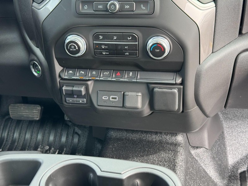 GMC Sierra 1500 Vehicle Image 09