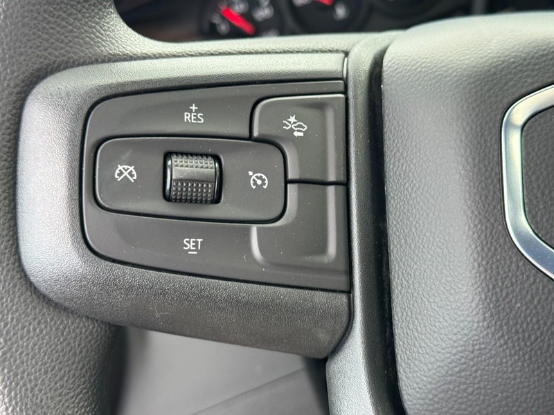GMC Sierra 1500 Vehicle Image 11