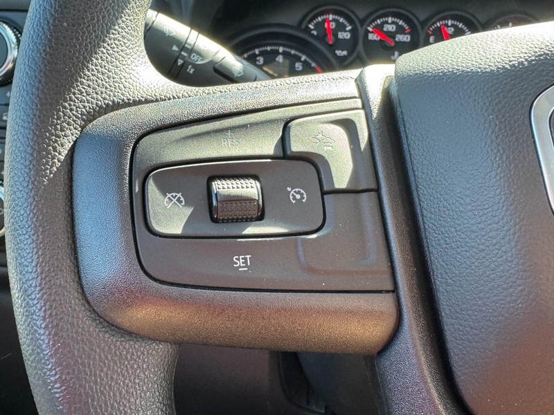 GMC Sierra 1500 Vehicle Image 11