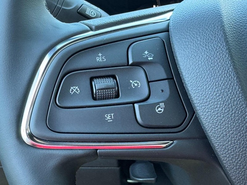 Buick Envista Vehicle Image 10