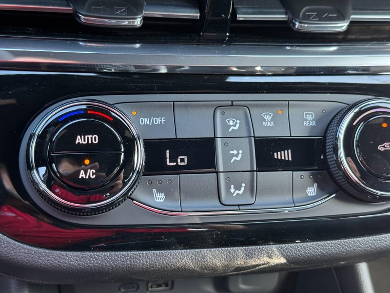 Buick Envista Vehicle Image 13
