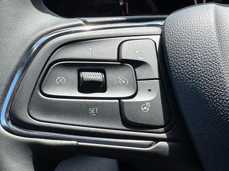 Buick Envista Vehicle Image 10