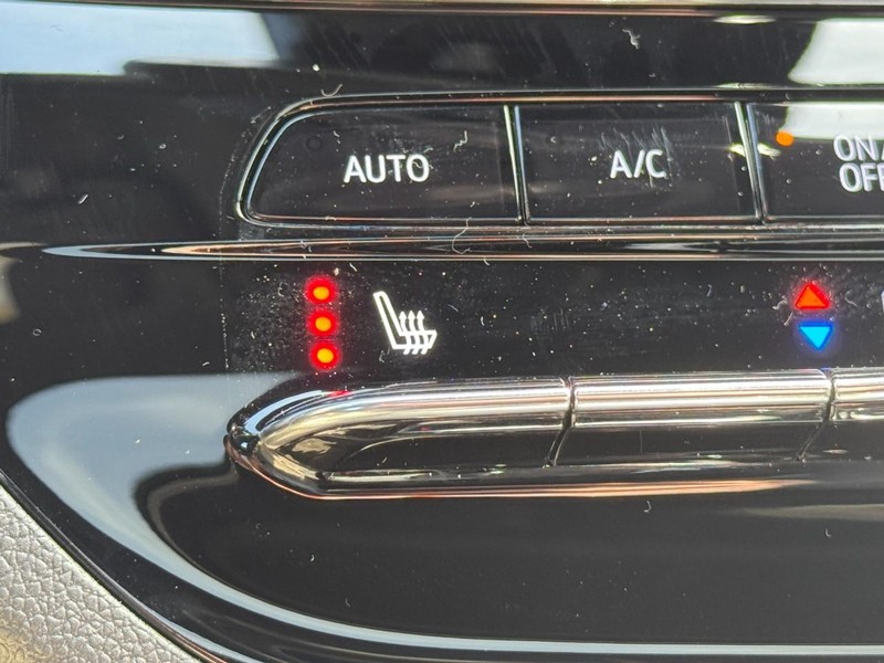 Buick Envista Vehicle Image 13