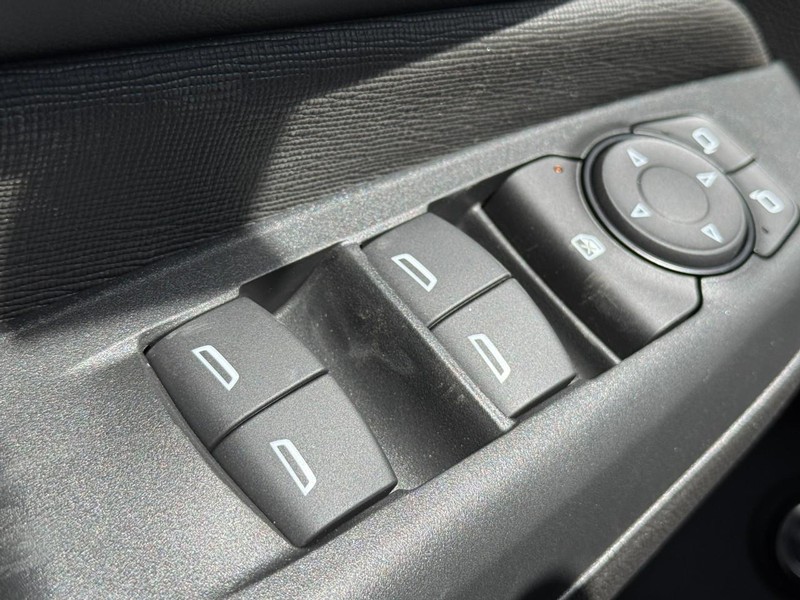 Buick Envista Vehicle Image 15