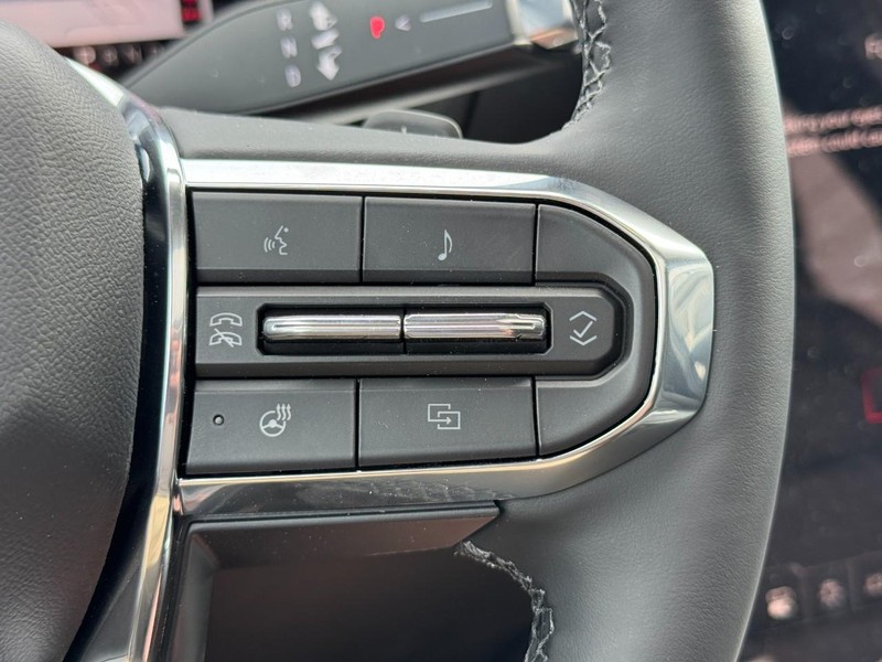 GMC Terrain Vehicle Image 11