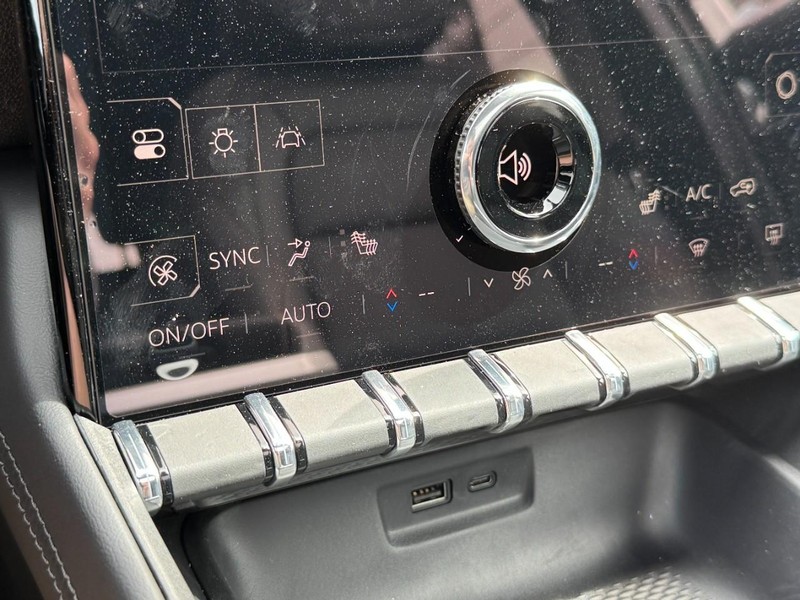 GMC Terrain Vehicle Image 13
