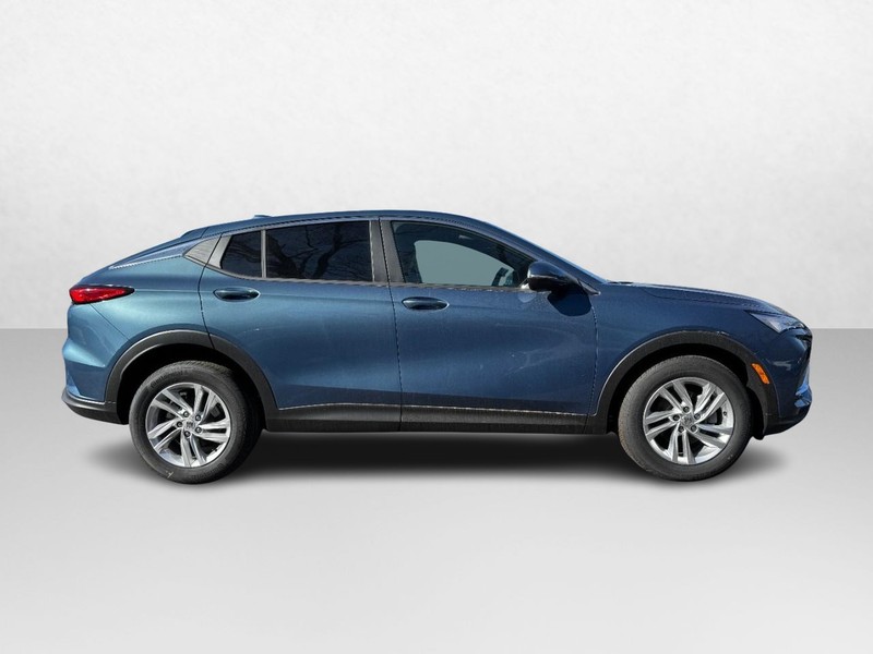 Buick Envista Vehicle Image 02