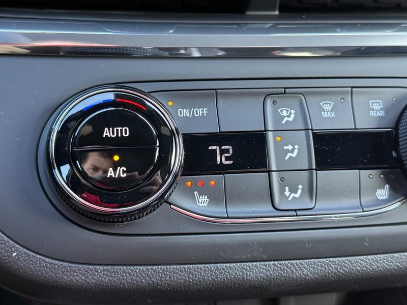Buick Envista Vehicle Image 14