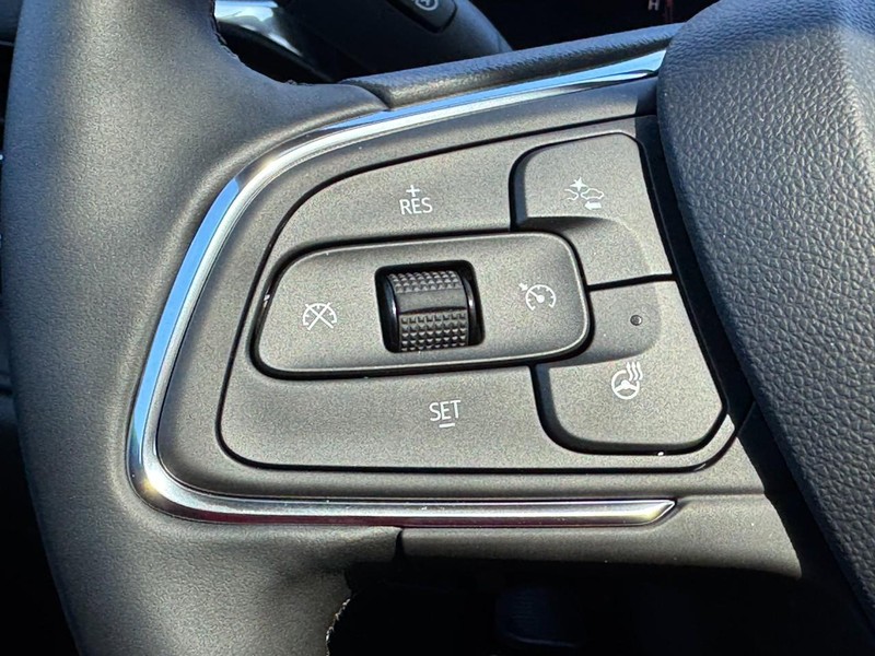 Buick Envista Vehicle Image 10
