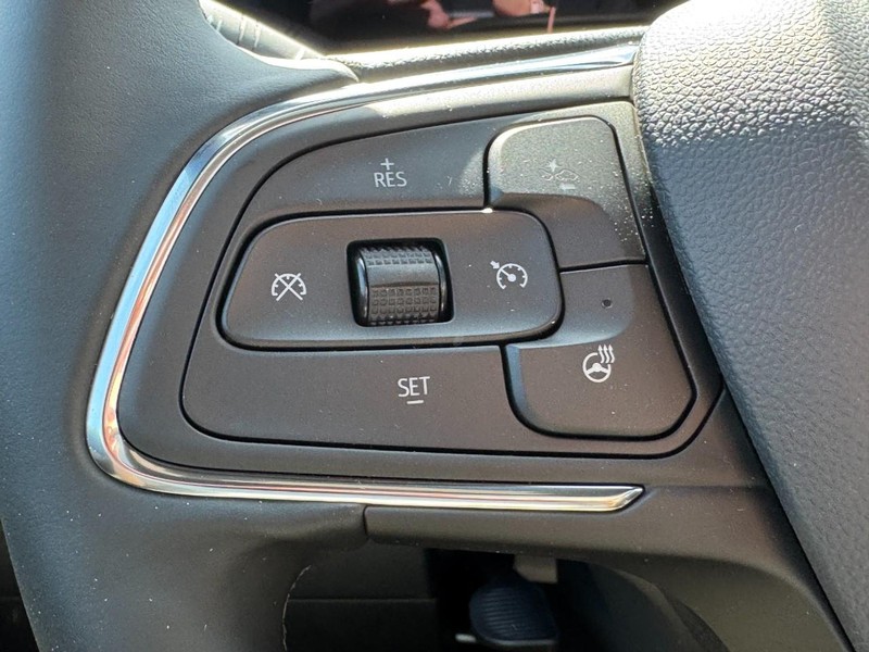 Buick Envista Vehicle Image 10