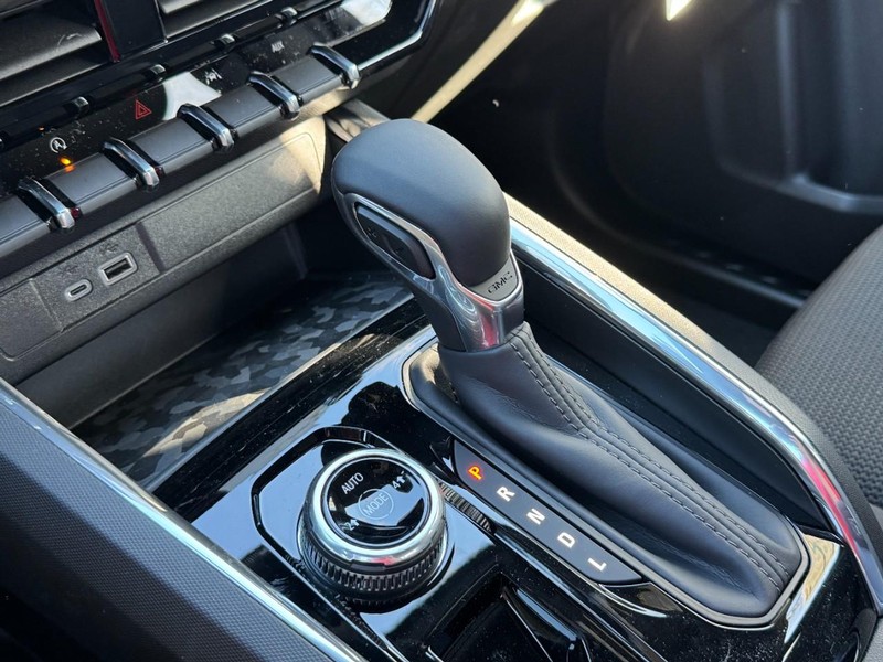 GMC Canyon Vehicle Image 12