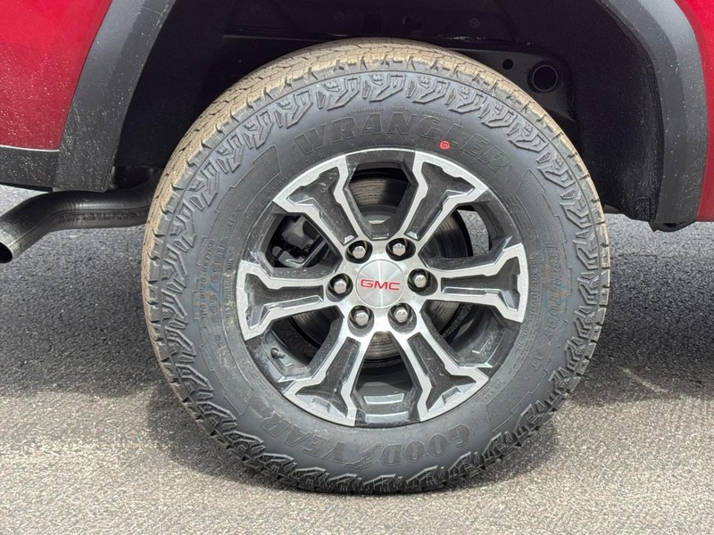 GMC Canyon Vehicle Image 04