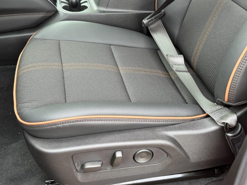 GMC Canyon Vehicle Image 15