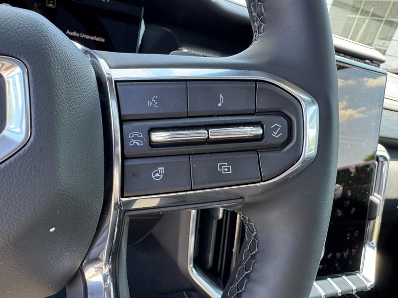 GMC Acadia Vehicle Image 11