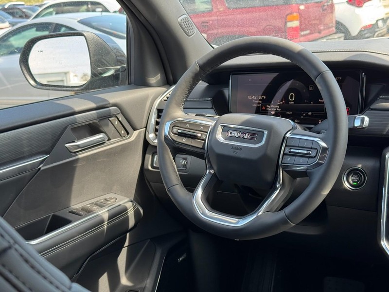 GMC Acadia Vehicle Image 08