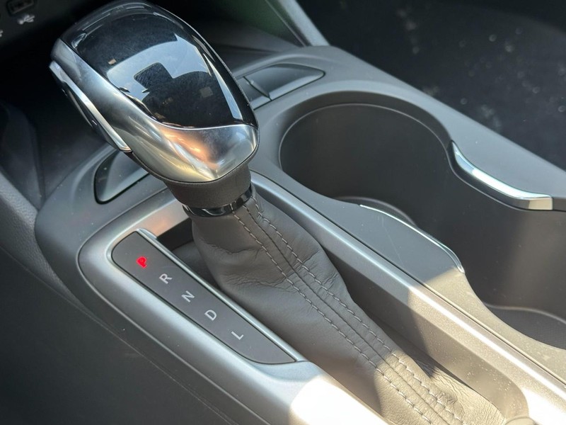 Buick Envista Vehicle Image 12