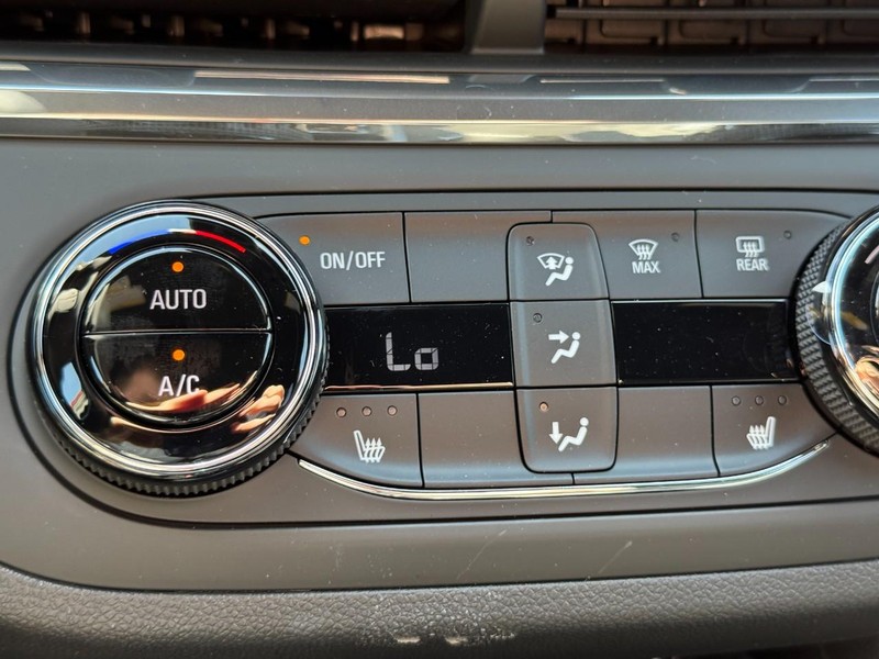 Buick Envista Vehicle Image 13