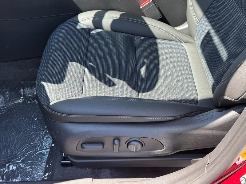 Buick Envista Vehicle Image 15