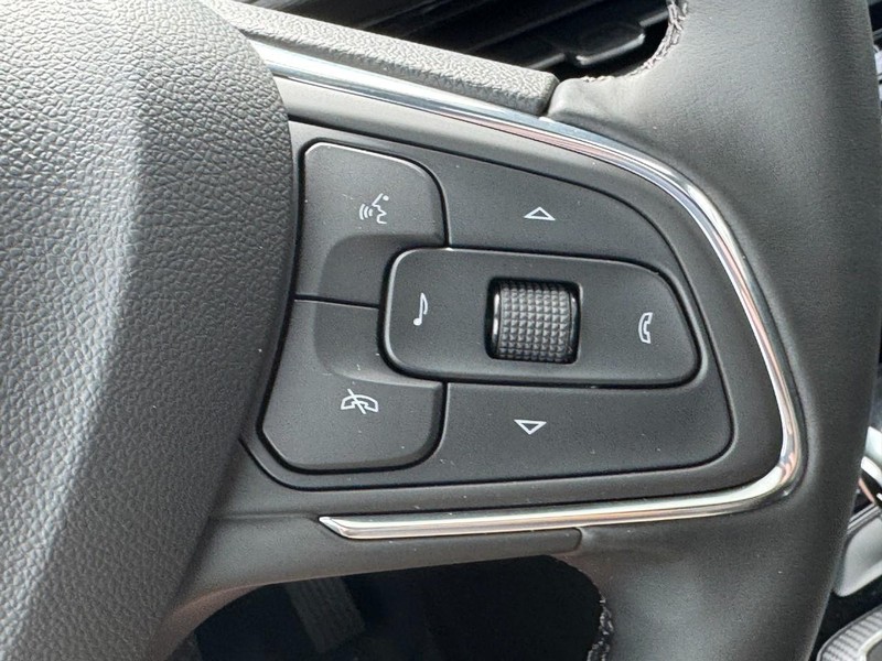 Buick Envista Vehicle Image 11