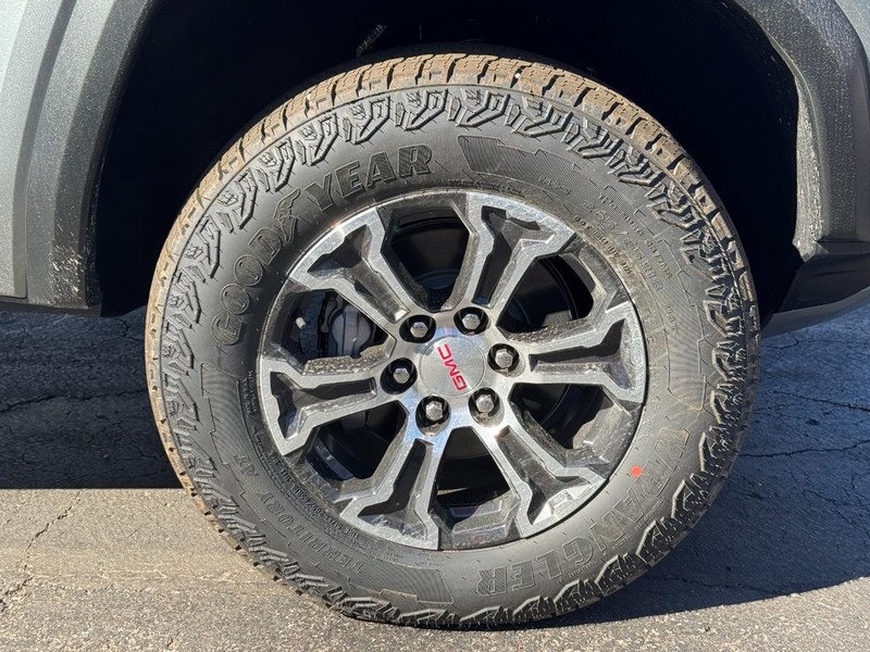 GMC Canyon Vehicle Image 04