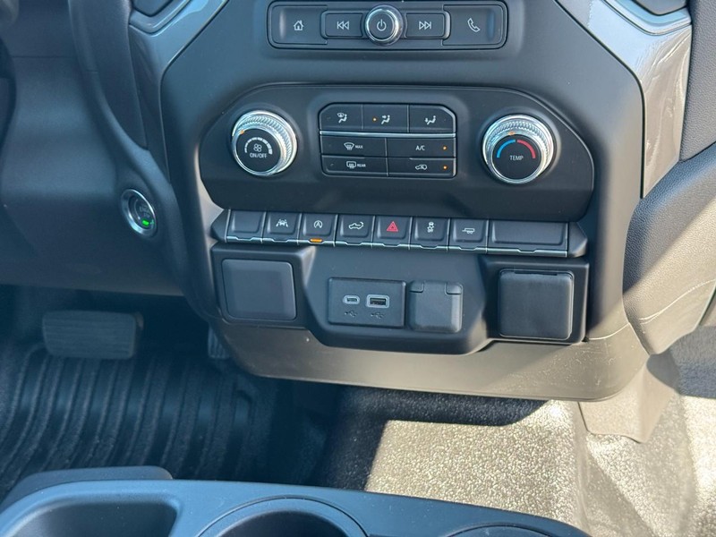 GMC Sierra 1500 Vehicle Image 09