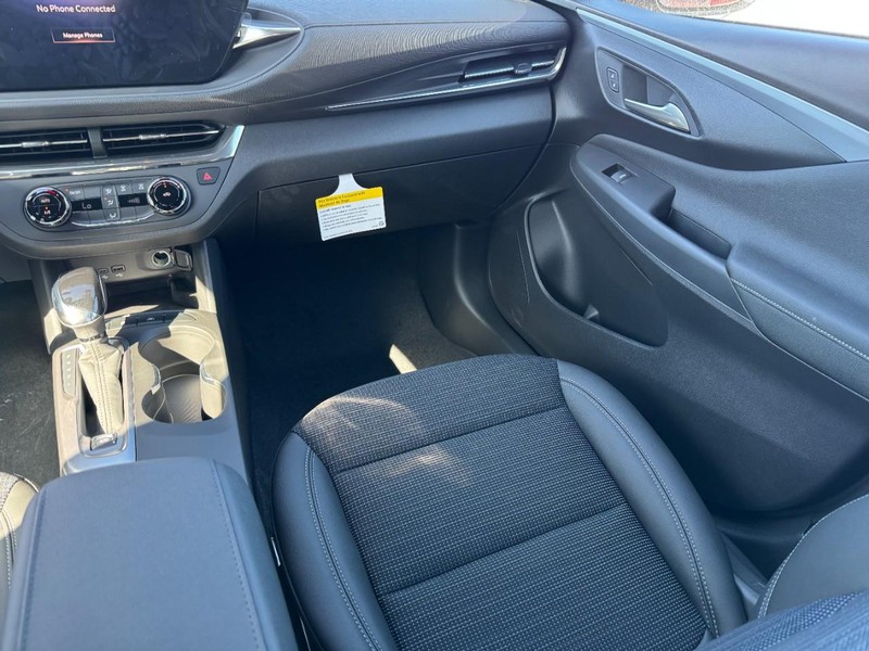 Buick Envista Vehicle Image 10